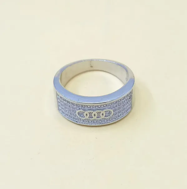 RINGS_>_GENTS_RINGS