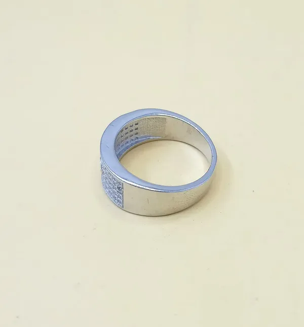 RINGS_>_GENTS_RINGS