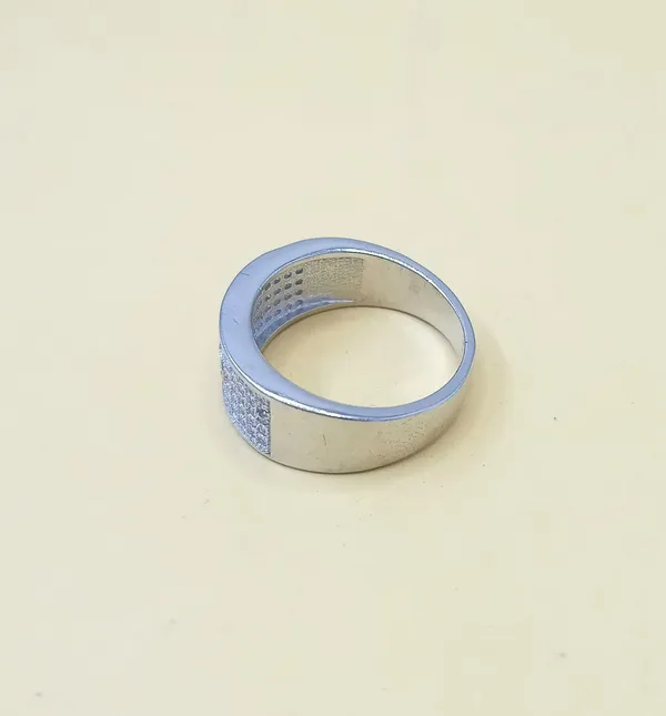 RINGS_>_GENTS_RINGS