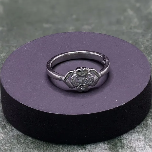 White_Silver_Elegant_Rings_For_Women