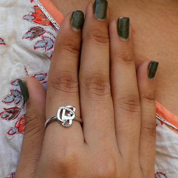 White_Silver_Elegant_Rings_For_Women