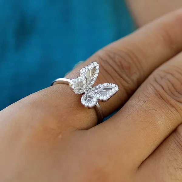 Fluttering_Elegance:_Sterling_Silver_Butterfly_Ring_For_Women