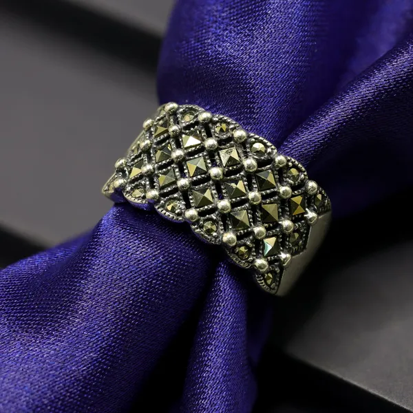 RINGS_>_LADIES_RINGS