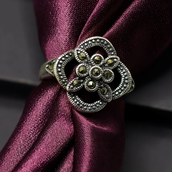 RINGS_>_LADIES_RINGS