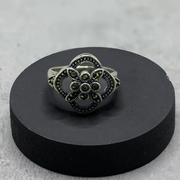 RINGS_>_LADIES_RINGS