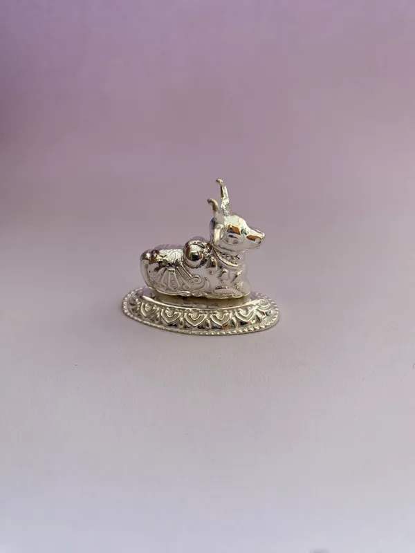 Small_Tiny_Sitting_Nandi_with_670_Silver_for_Pooja_Place