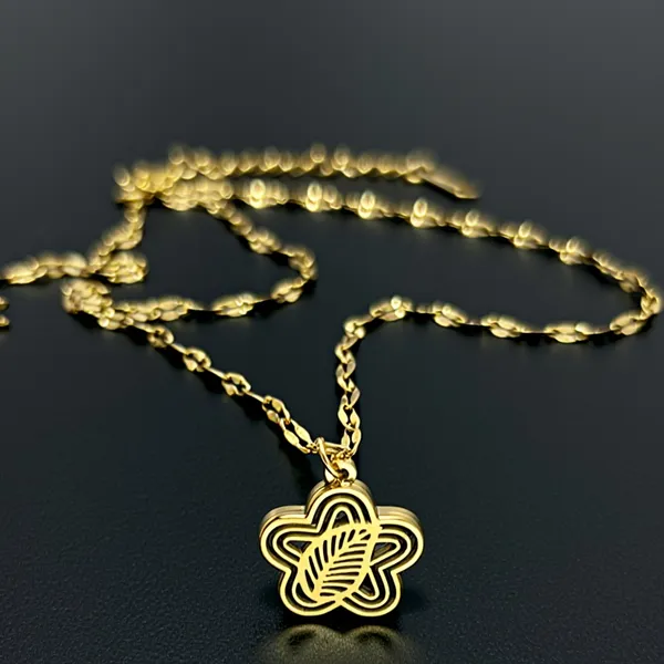 Floral_Interlace_Anti-Tarnish_18K_Gold_Plated_Pendant_Necklace