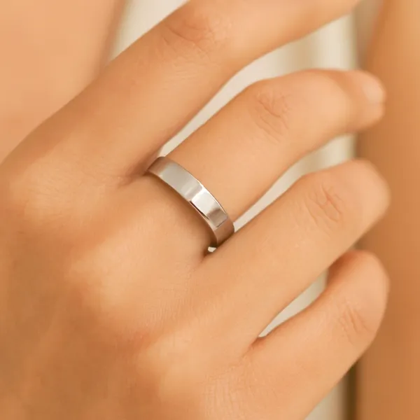 Classic_Polished_Band_Ring_Silver_Finish