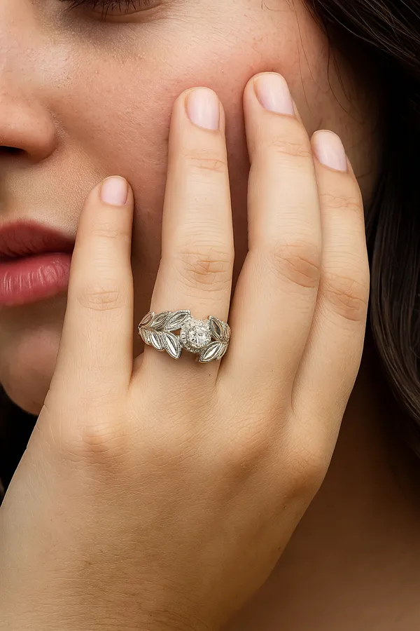 Anti-Tarnish_Leaf_Crown_Sparkle_White_Stone_Ring