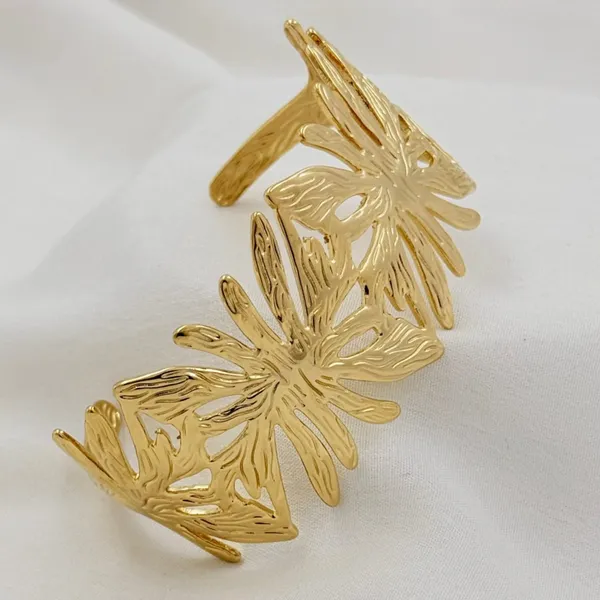 Golden_Anti-Tarnish_Leaf_Open_Cuff_Bracelet