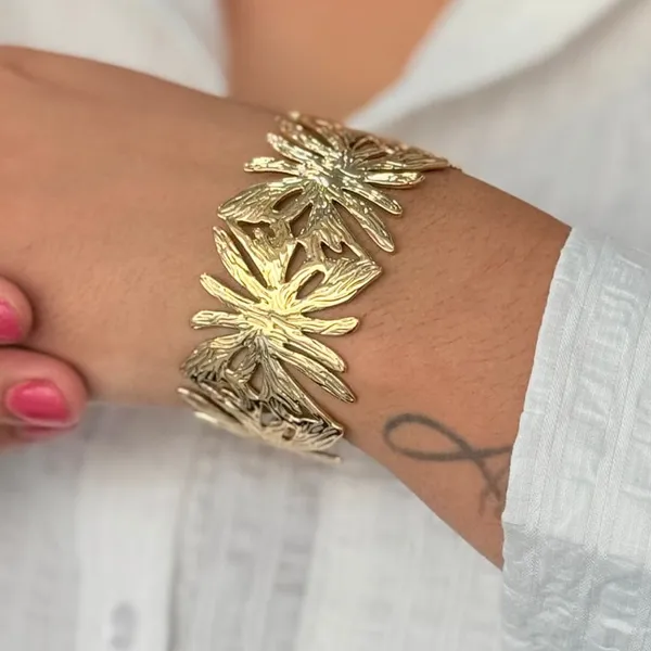 Golden_Anti-Tarnish_Leaf_Open_Cuff_Bracelet