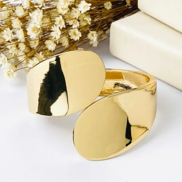 Anti-Tarnish_Dual_Oval_Gold_Bracelet_Polished_Finish