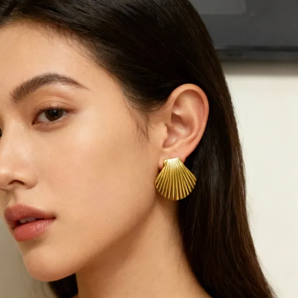 Golden_Seashell_Statement_Earrings
