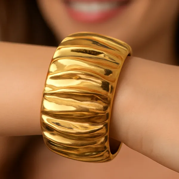 Anti-Tarnish_Gold-Plated_Textured_Statement_Bracelet