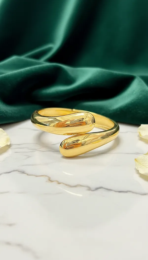 Gold-Plated_Glossy_Teardrop_Anti-Tarnish_Cuff_Bracelet