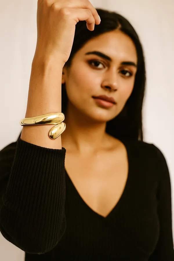 Gold-Plated_Glossy_Teardrop_Anti-Tarnish_Cuff_Bracelet