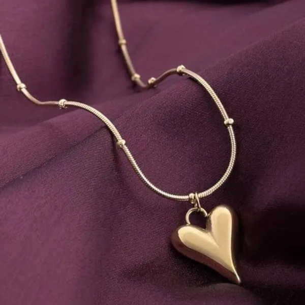 Golden_Heart_Pendant_Necklace