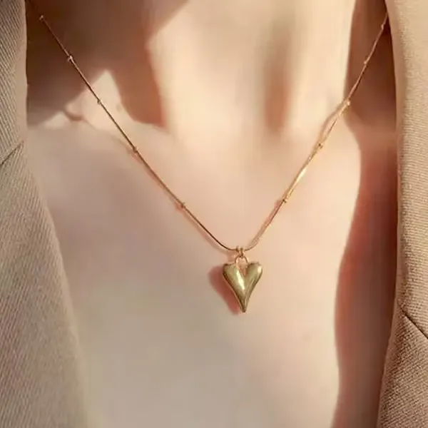 Golden_Heart_Pendant_Necklace