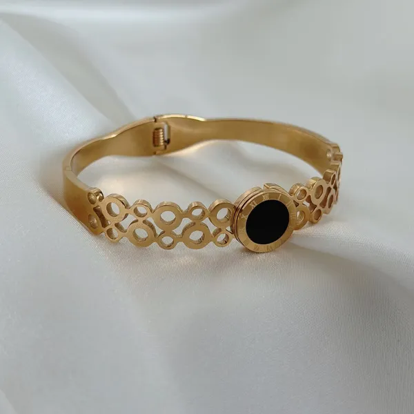 Anti-Tarnish_Black_Dial_Motif_Openwork_Cuff_Bracelet_Gold_Finish