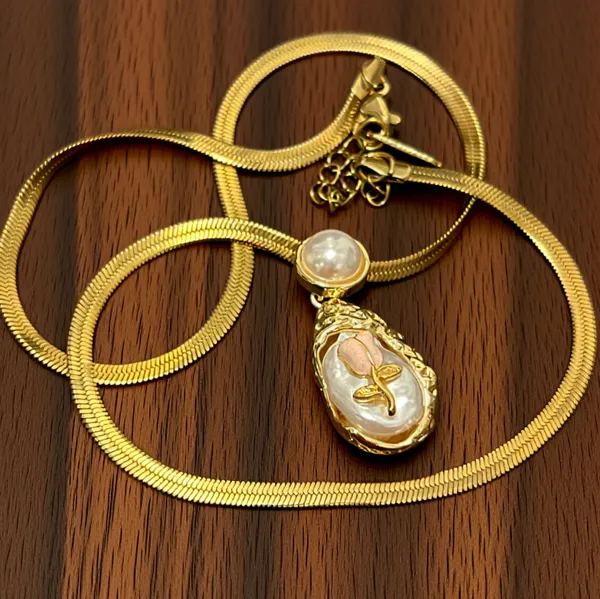 Anti-Tarnish_Pearl_Rose_18K_Gold_Plated_Statement_Pendant_Necklace