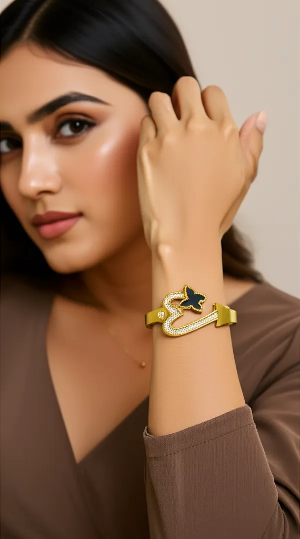 Golden_Anti-Tarnish_Heart_&_Star_Designer_Bangle