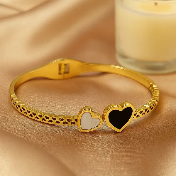 Anti-Tarnish_Dual_Heart_Charm_Bracelet_Gold_Finish
