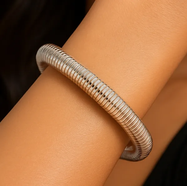 Classic_Coil_Bangle_Silver_Finish