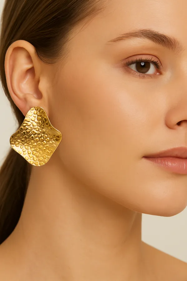 Anti-Tarnish_Hammered_Wave_Stud_Earrings_Gold