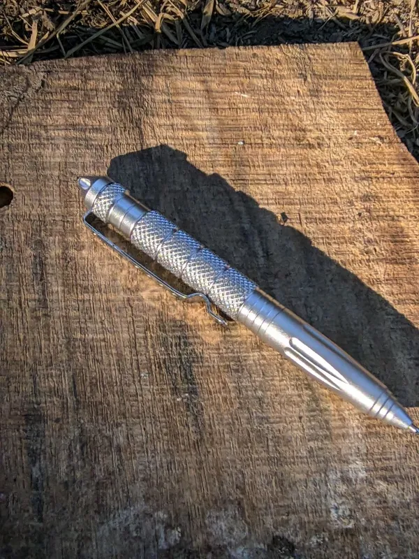 Tactical_Glove_and_Silver_Tactical_Edc_Pen
