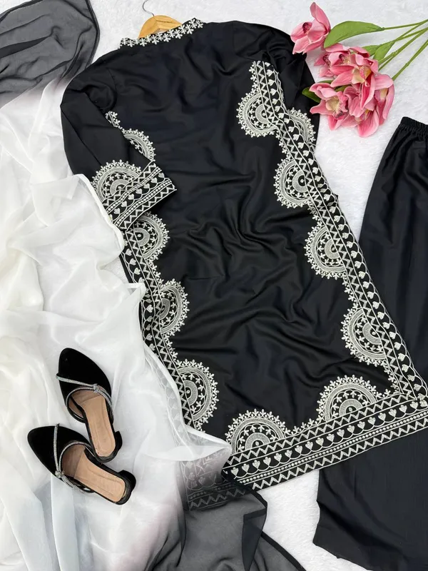 Biscuit_Slub_3_Piece_Set_with_Thread_Work_and_Digital_Printed_Dupatta_Black