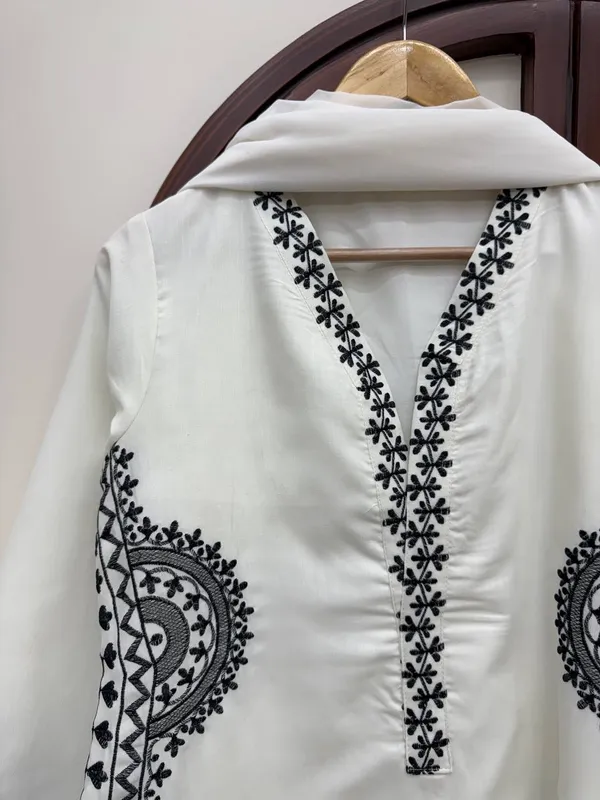 Biscuit_Slub_3_Piece_Set_with_Thread_Work_and_Digital_Printed_Dupatta_White