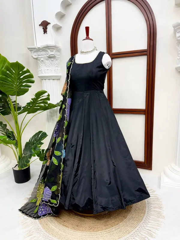 Black_Designer_Anarkali_Dress_Women