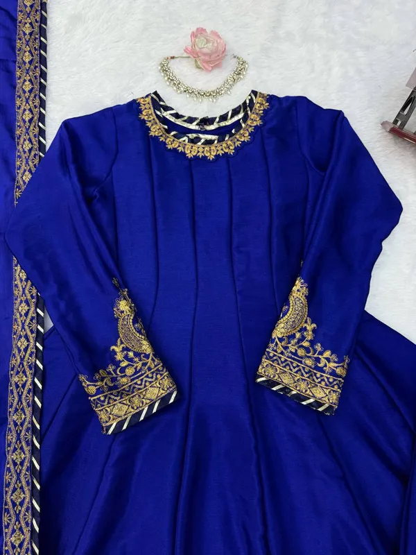 Chinon_Anarkali_Churidar_Set
