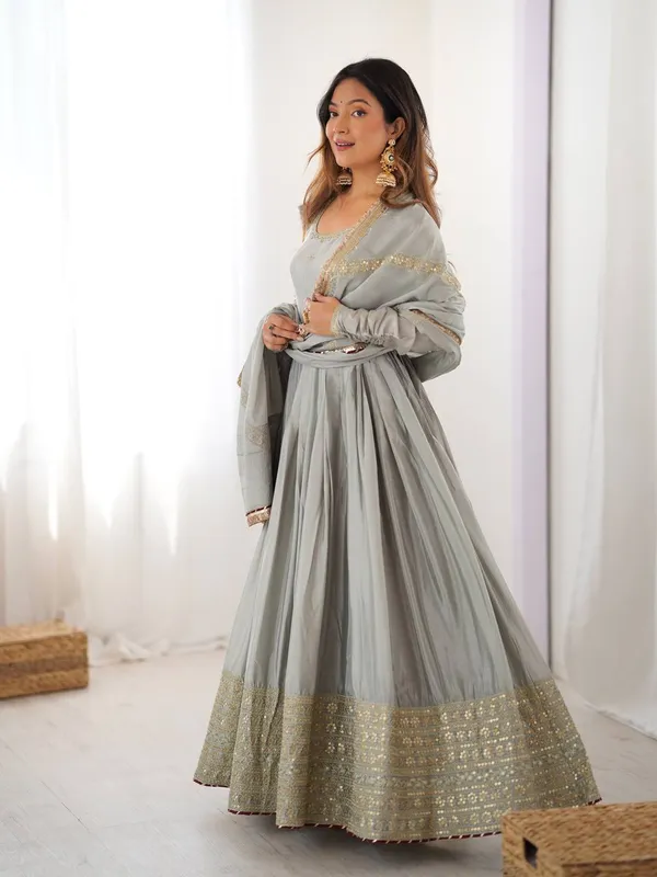 Chinon_Inner_Silver_Women_Set