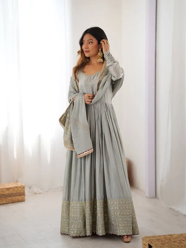 Chinon_Inner_Silver_Women_Set