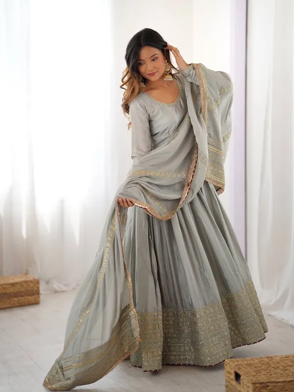 Chinon_Inner_Silver_Women_Set