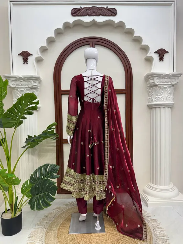 Fendy_Silk_Gown_Set_Maroon