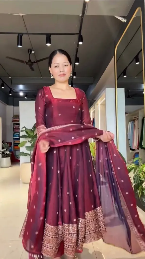 Fendy_Silk_Gown_Set_Maroon