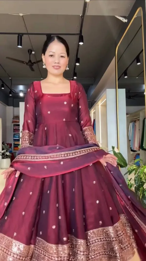 Fendy_Silk_Gown_Set_Maroon