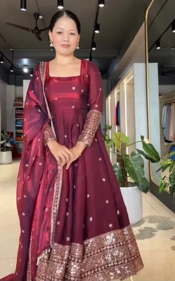 Fendy_Silk_Gown_Set_Maroon