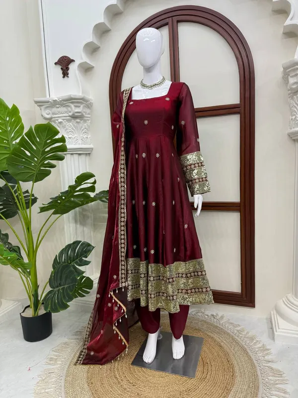 Fendy_Silk_Gown_Set_Maroon