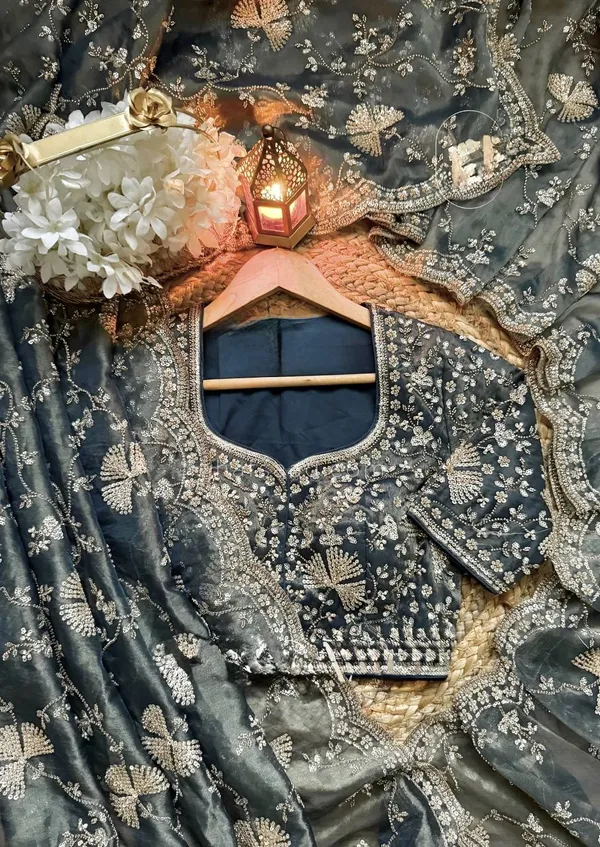 Fendy_Silk_Heavy_Beds_Work_Saree_Grey