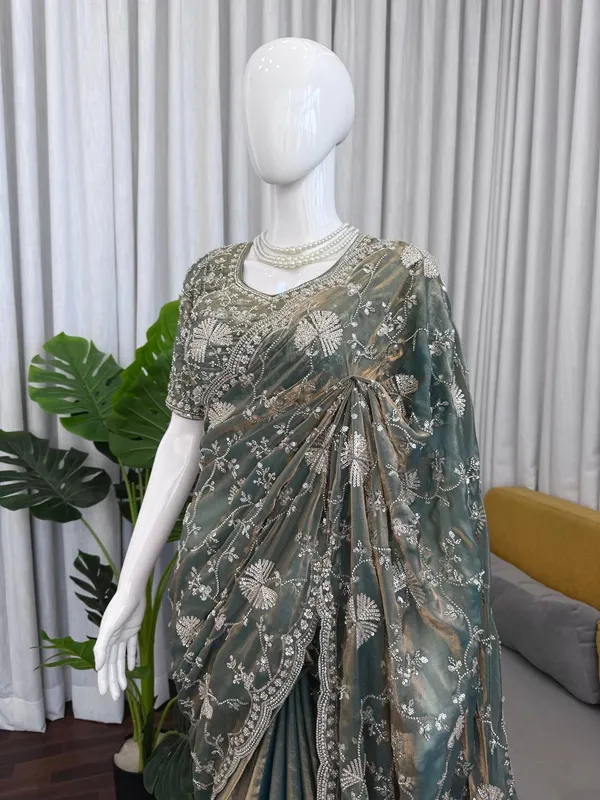 Fendy_Silk_Heavy_Beds_Work_Saree_Grey
