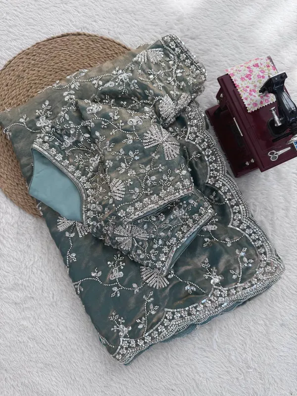 Fendy_Silk_Heavy_Beds_Work_Saree_Grey