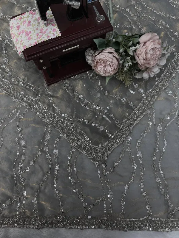 Fendy_Silk_Silver_Saree