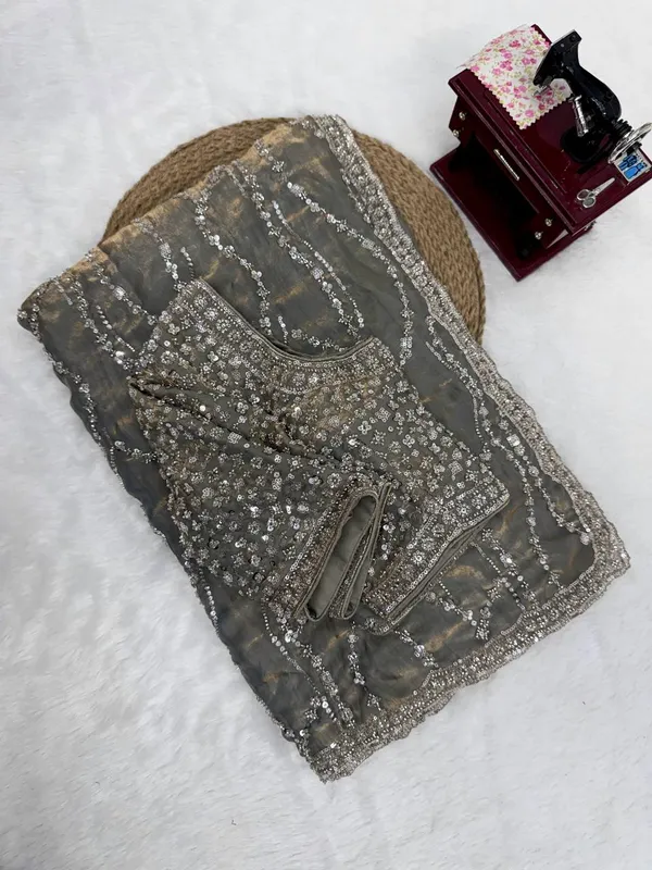 Fendy_Silk_Silver_Saree