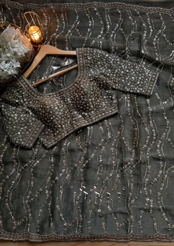 Fendy_Silk_Silver_Saree