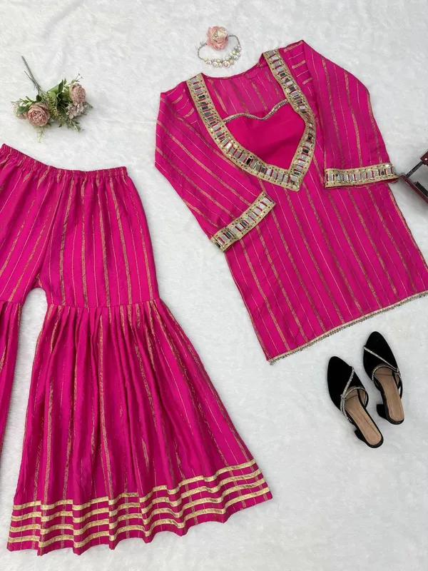 Gold_Zari_Pink