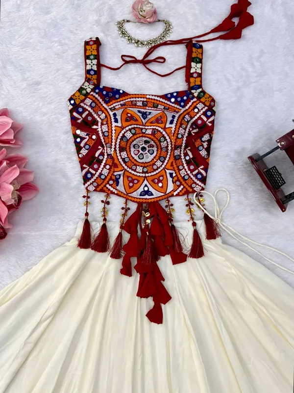 Havy_Reyon_White_Lehenga_Set