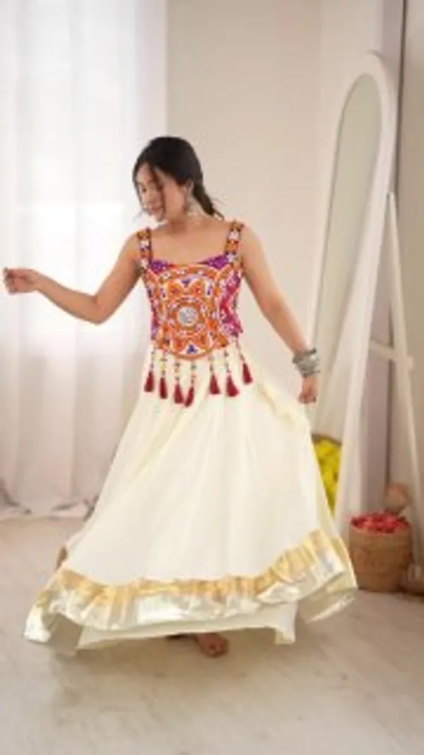 Havy_Reyon_White_Lehenga_Set